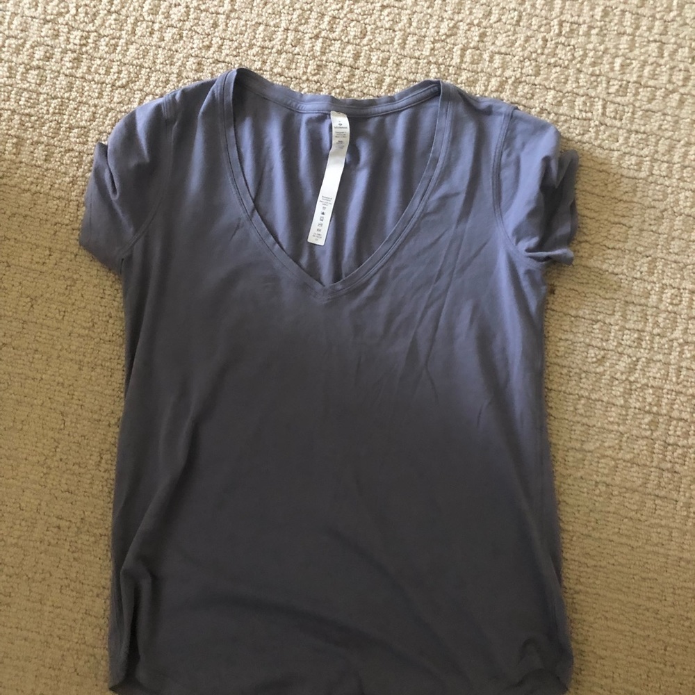 Lululemon love tee size 2